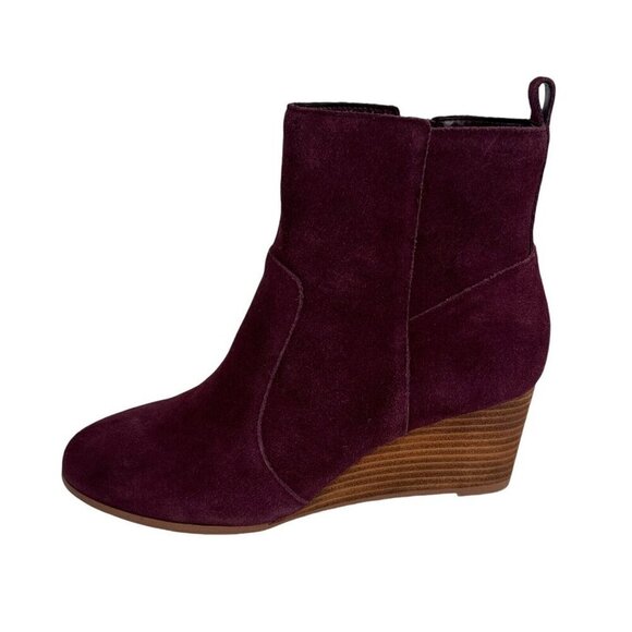 Violet & Red NWOB Women's 7.5M Purple JayJay Leather Wedge Ankle Bootie - Picture 1 of 16